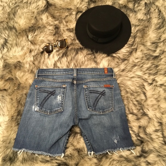 PRICE DROP — 7 For All Mankind Shorts - Picture 2 of 2